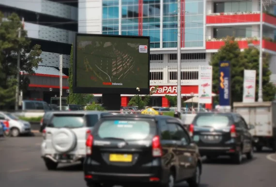 DOOH & OOH via Adsqoo